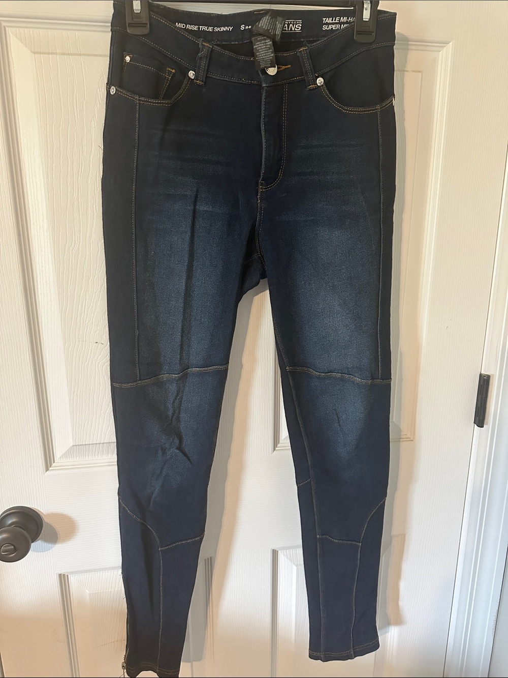 Peter Nygard Women’s Skinny Jeans in Dark Blue